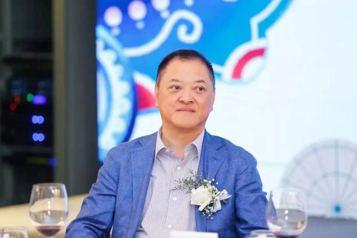 地产巨头命运转折；李思廉出境受阻，富力深陷债务漩涡。