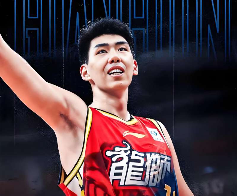  【解密内线】2米26巨人崛起：广州队战术变阵背后的博弈 体育新闻 【解密内线】2米26巨人崛起：广州队战术变阵背后的博弈 体育新闻