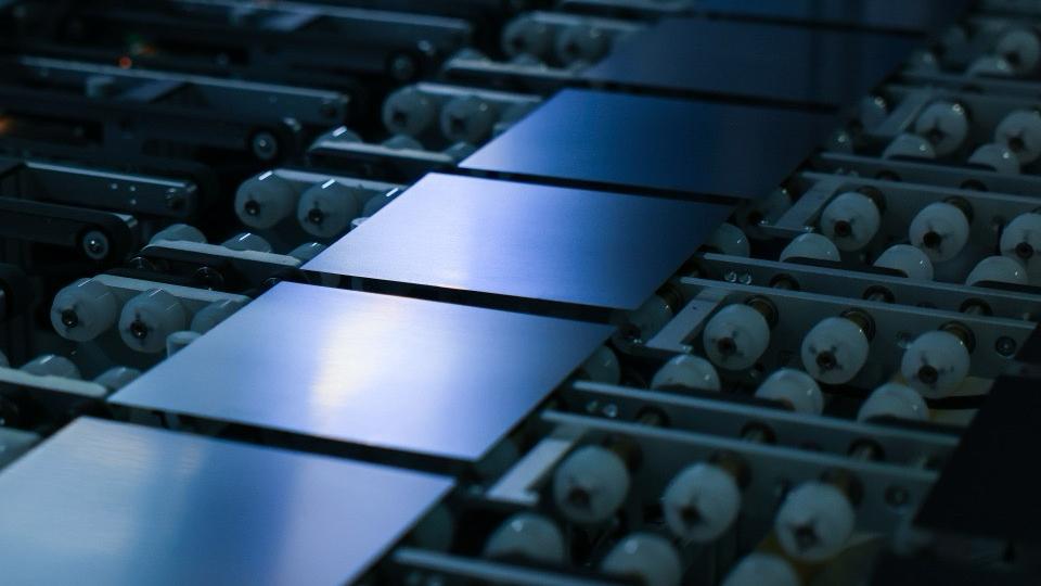  面板巨头京东方重返两千亿营收：周期波动中的价值突围与战略重构 IT技术 面板巨头京东方重返两千亿营收：周期波动中的价值突围与战略重构 IT技术